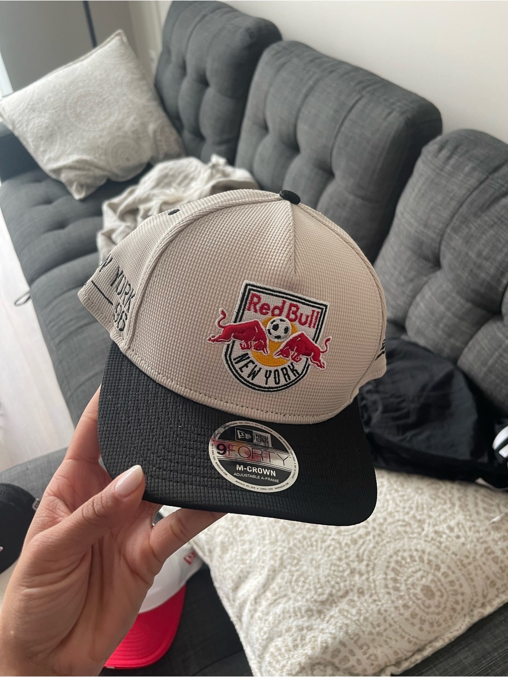 New York Red Bulls Beige & Black Logo Snapback Hat - New Era